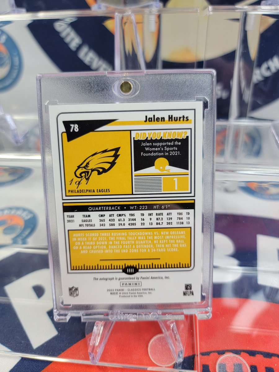 MpbBreaks's tweet photo. @CouleeCards  family did it again.  Facebook break today was a case of classics PYT. Eagles were only 36 dollars and hit this Banger. 1 of 1 Jalen Hurts Autograph https://t.co/7IutZ0cGKh
