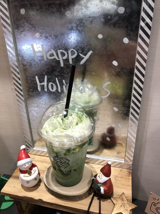 enEGpEWcRBTYzen's tweet photo. サカエチカの #妙香園 #TEASTORE でちょっとお茶飲みたいな…と立ち寄り。抹茶ラテ頼んで、こちらが今おススメでついつい生クリームとホワイトチョコ。メリークリスマスということで。 https://t.co/p4hbgSYuoF