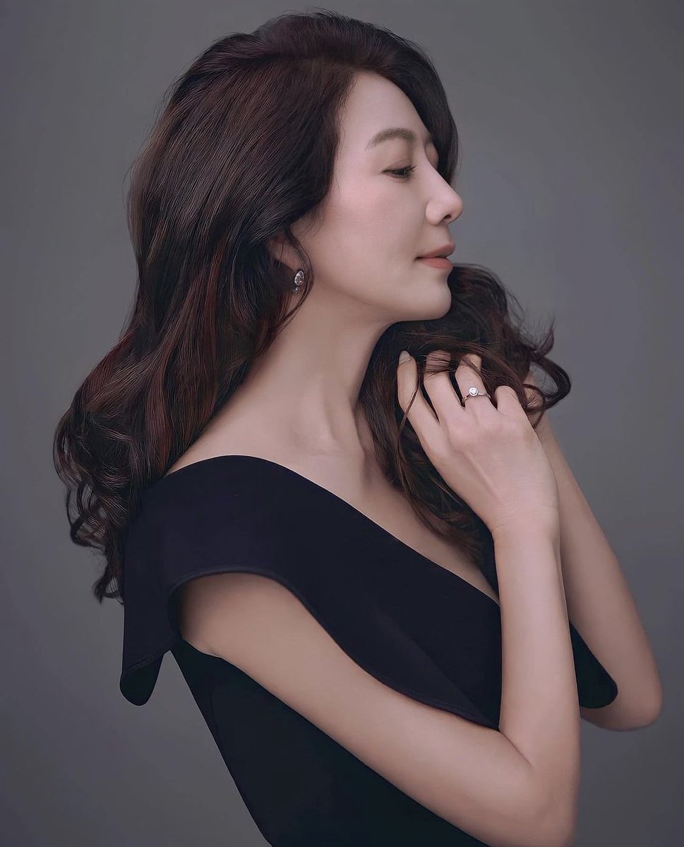 김희애 Kim Hee-Ae’s Gallery tweet media