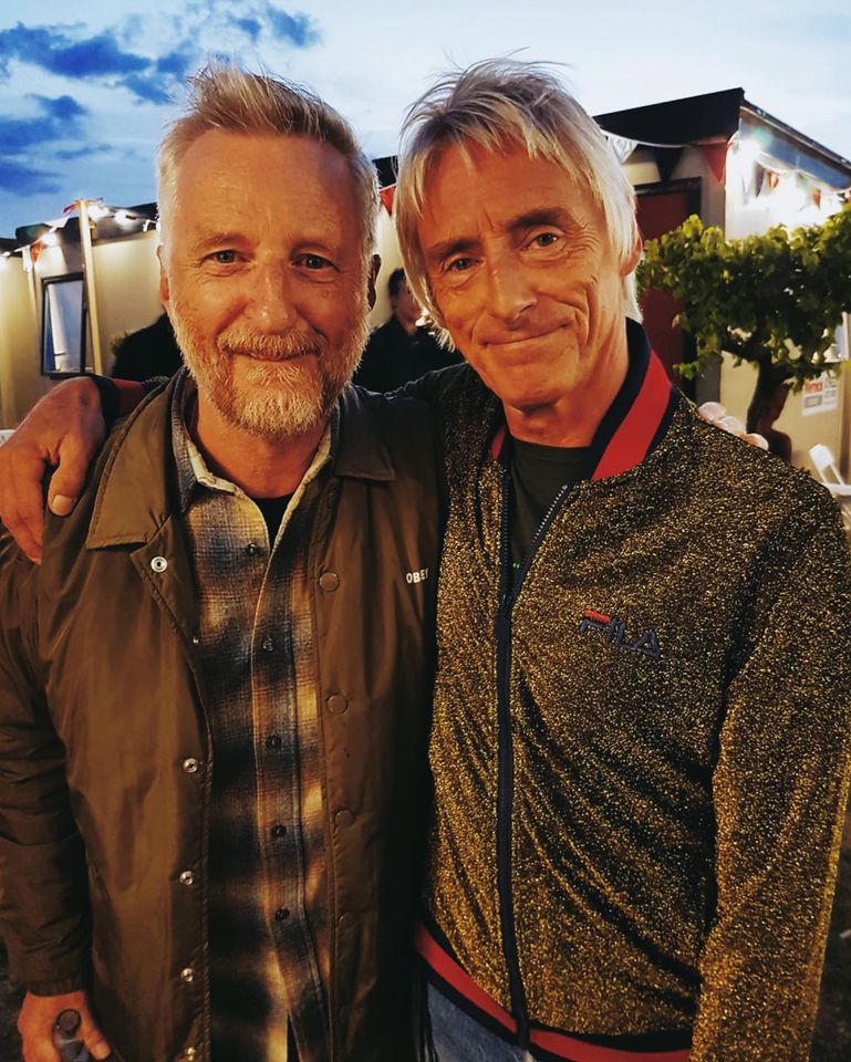 Happy birthday to the amazing Billy Bragg. Here with his friend Paul Weller. 