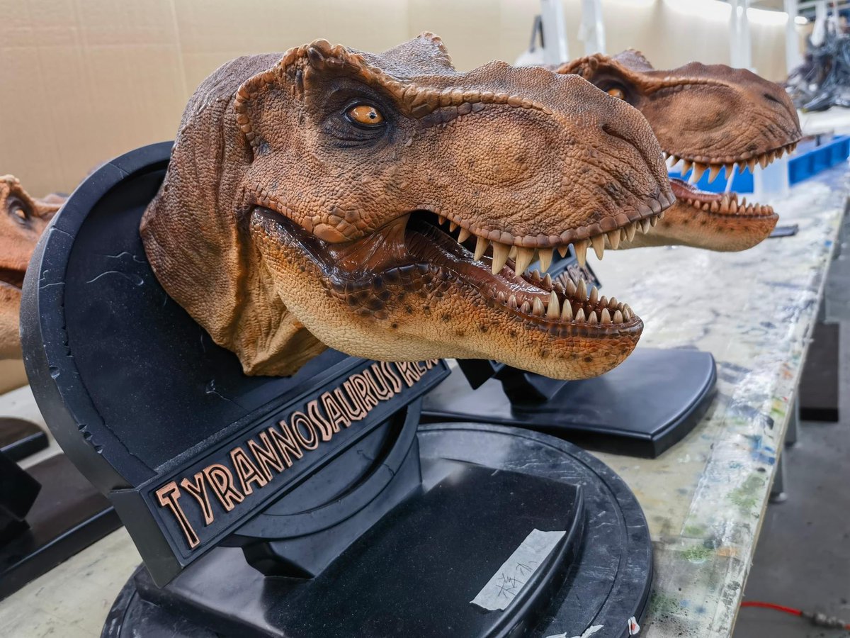 ArapaimaCrisis's tweet photo. ITOY T-Rex Bust 1/6 มีแบบทองแดงด้วยแฮะ #Tyrannosaurusrex #ITOY https://t.co/4lMX4dE9vV