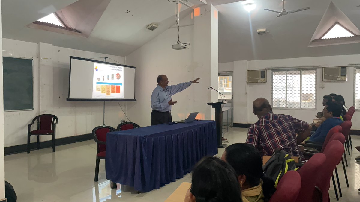 Our Founder Chairman, Dr. Sukant K. Mohapatra Interacted with the ECE department faculties, students, CSE -C and IT students while delivering a talk on 'Evolution of 5G Technology'.

 #technicaltalk #5Gtechnology #5gconnectivity #cloudcomputing #future #NIST #thenistian