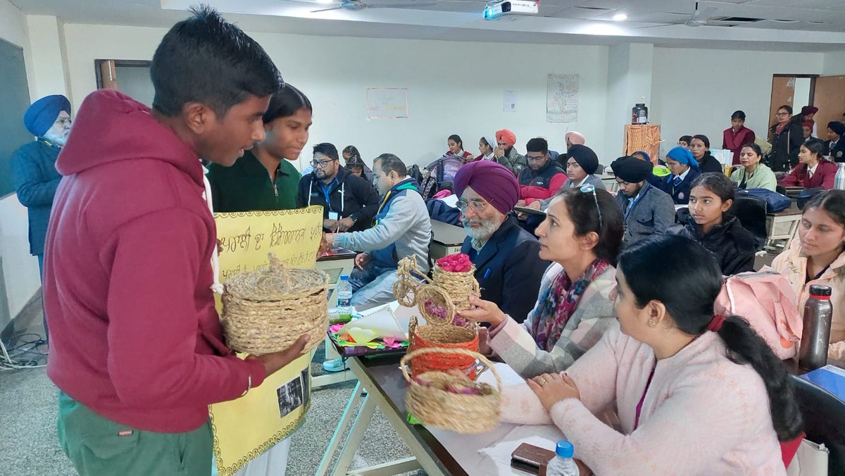 PSCST_GoP's tweet photo. State Level #ChildrenScienceCongress organized by @PSCST_GoP and #SCERT commenced at @davuniv with 65 innovative projects presented by 11 districts on day one @punjabGovtIndia @Meet_Hayer @trahul1976 @jkaroraEDPSCST @KSbaathPSCST @schooledu_pb https://t.co/By6ojhBS7G