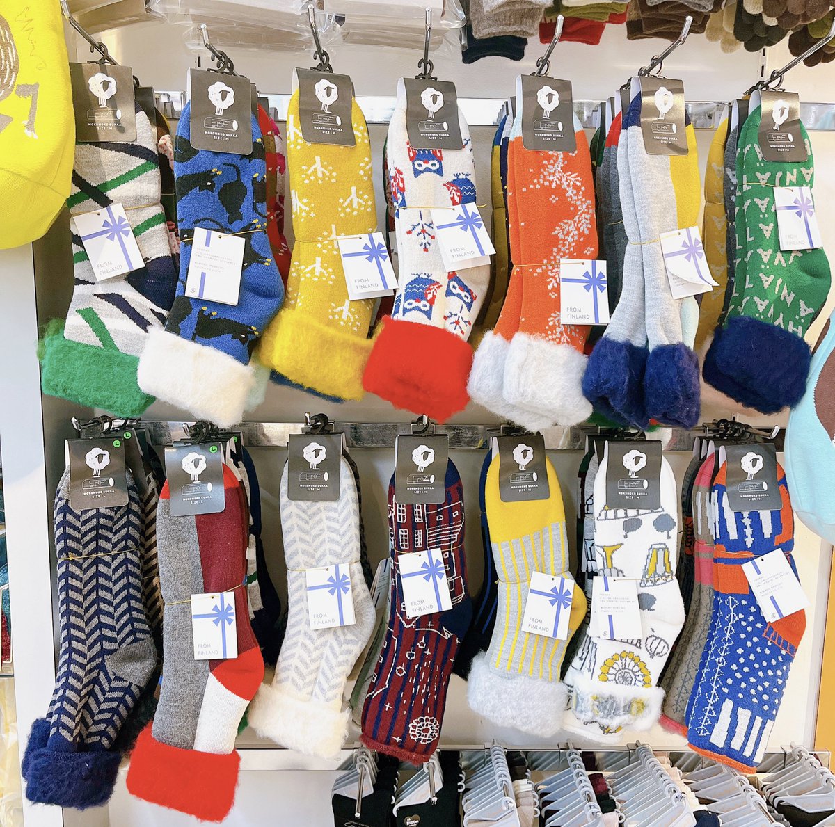 mihoharaya's tweet photo. /
品薄になってしまったので
少しだけですが再入荷
\
ルームソックスをひっくり返すと、
内側のウールがモッファモファ。
とても温かい上に柄も可愛くて
冬は手放せません
足が冷えて辛い方におすすめ。
モコモコソックス各種
22.5-25cm 税込¥3080
大きいサイズもあります
#fromF #三保原屋 https://t.co/2XlAoJdRth