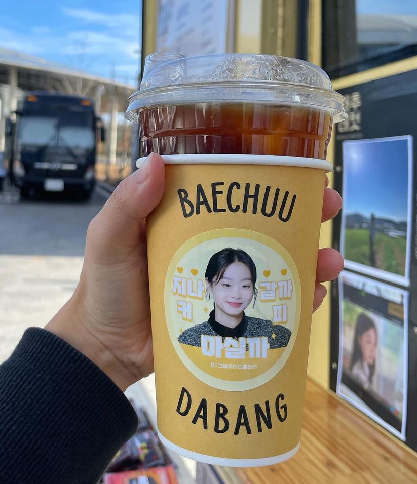 nhappiness_n's tweet photo. จาก dc หน้าร้อน ให้เด็กแฝด น่ารักเนาะ 🥹🫶🏻☀️☁️🍃 i love them 💛💙 https://t.co/L1LIbhhKET