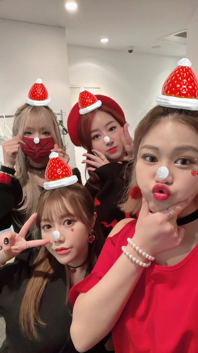 st_onair_global's tweet image. #OnAir #オンエア #온에어 #옹에아
明日からクリスマスライブ🎅🎄💕
年末までヨロピ-🥰❤️