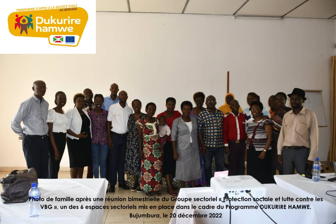 AMusongati's tweet photo. Réunion bimestrielle des ASBLs collaborateurs de UE ce 20/12/2022 à Bujumbura
#Ntarehouse 
#careburundi 
#REJA 
#Rutana https://t.co/2syRj3xcut
