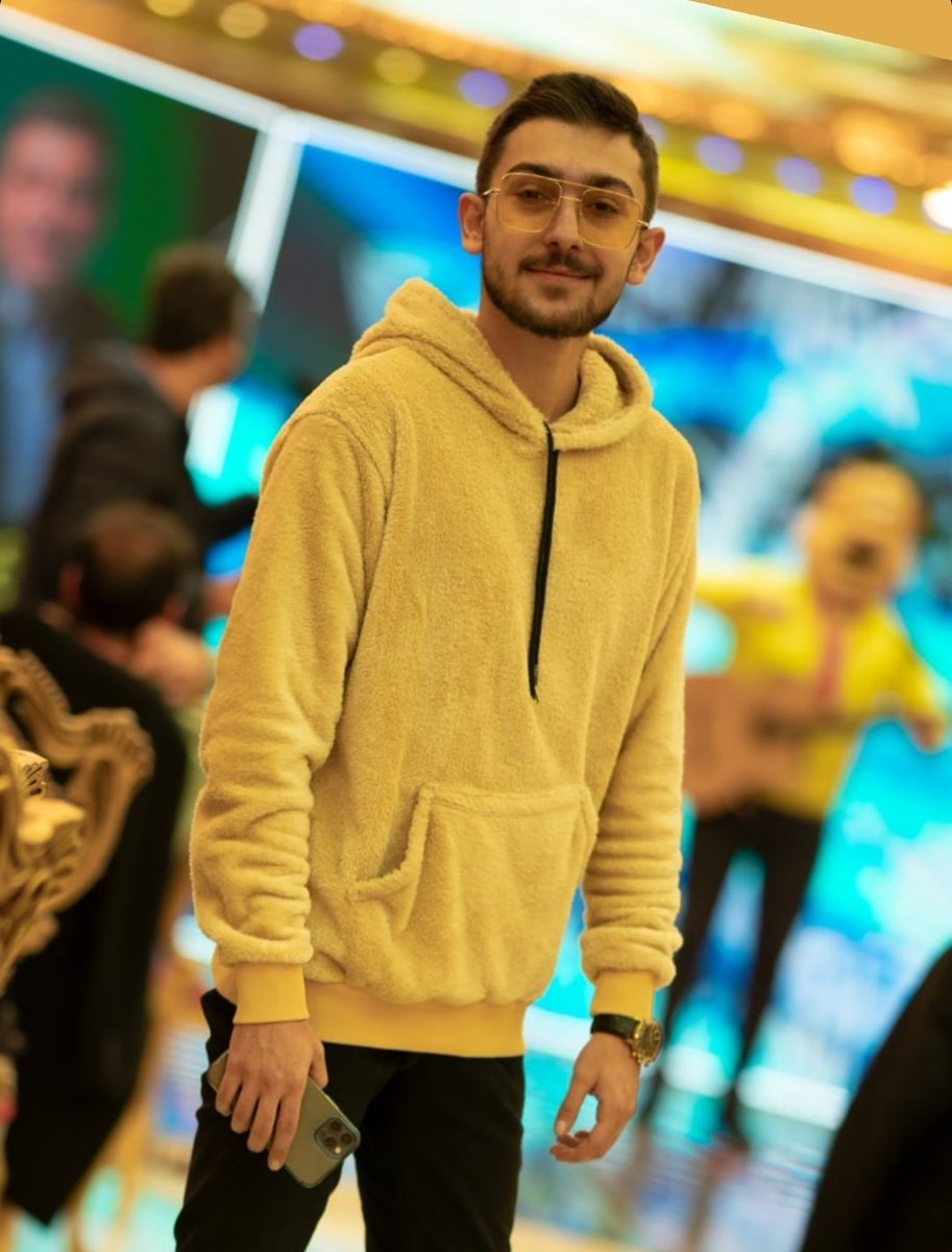 Callmeainaz's tweet photo. ۶ دی چهلم #علی_عراقی 
میدونم بهت بی توجهی شد ولی یادت همیشه در قلب ماست.
پسر باغیرت روحت شاد
#تبریز
#مهسا_امینی https://t.co/0G81V1DfNM