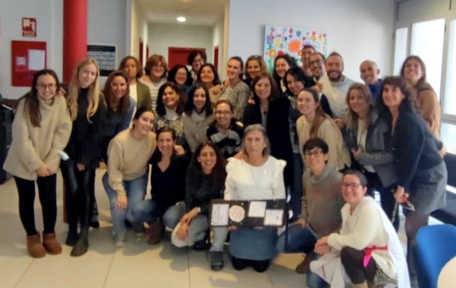 ceipsanjose_'s tweet photo. Los profes del cole despedimos con mucho cariño y agradecimiento a nuestra querida Maxi. Gracias por todo♥️ https://t.co/W6tQ9wAE0v