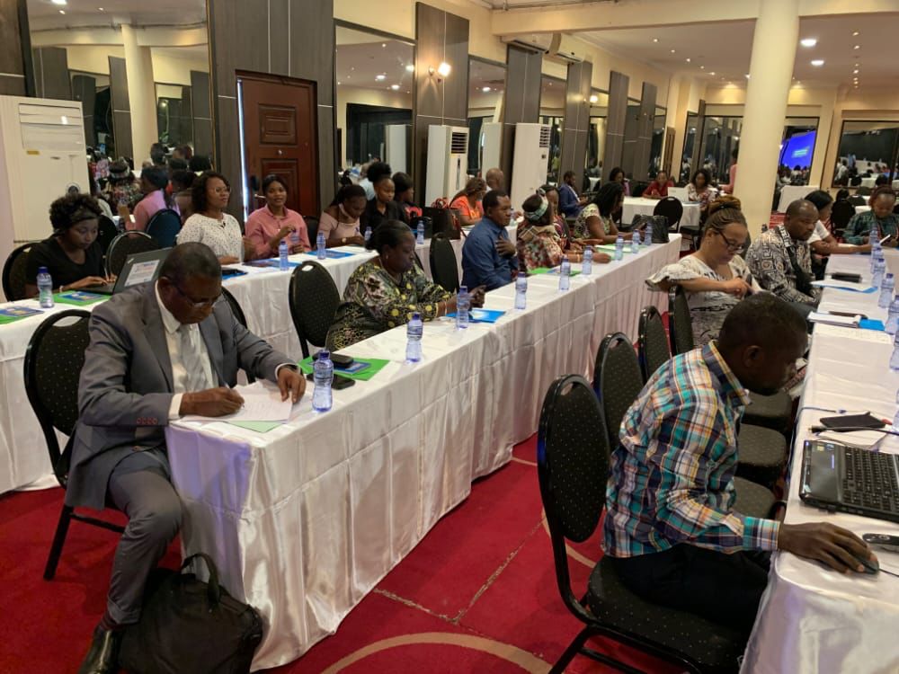 Maj_kinshasa1's tweet photo. #HappeningNow #Sultani_hôtel
Le @Maj_kinshasa1 participe a l'atelier du #Task_Force santé et bien-être des ados et jeunes organisé par le @PNSA dans le cadre de partage d'expériences et innovations afin de formuler les recommandations pour améliorer les interventions au T1 2023 https://t.co/OQxYEtJtiR