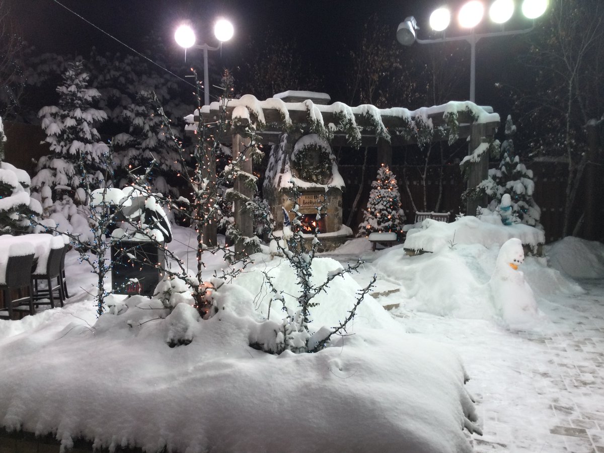 Snow, snow and more snow. Show us what your yard looks like #sunrisers - here’s the <a href="/kare11/">KARE 11</a> backyard and our sad ⛄️