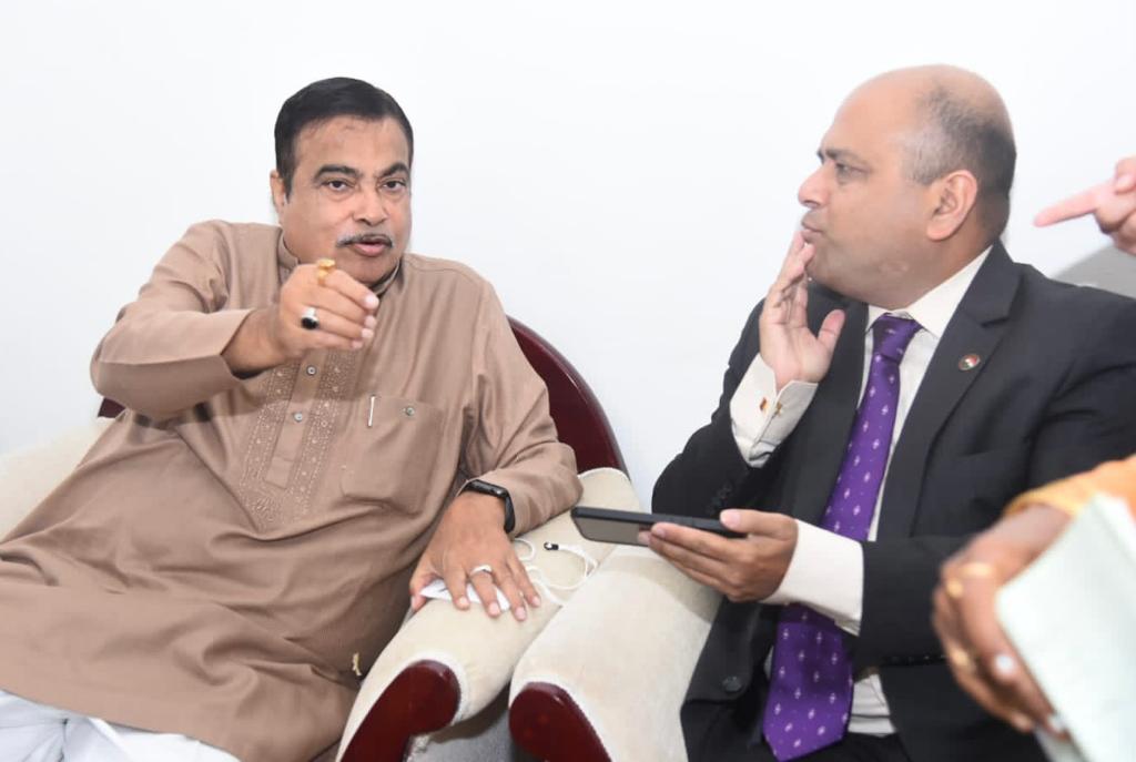 drrajdeeproy's tweet photo. The Hon'ble Minister kindly agreed to meet me once again within the next 30 days for a review and  evaluation of the current status
of #MahaSadak regarding the  #Balachera to #Harangjao (25.25) km &amp; #Jitinga to #Nirimbunglo (48 km) section of #NH54 in #Assam. https://t.co/Eax6Sr65NV
