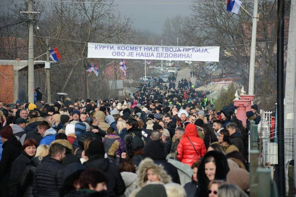 KrystianJachacy's tweet photo. W #Rudar kosowscy 🇷🇸, przy udziale również tych z enklaw na południu #Kosowo, zorganizowali demonstrację poparcia serbskich praw do regionu. https://t.co/caFVVQ7xqS