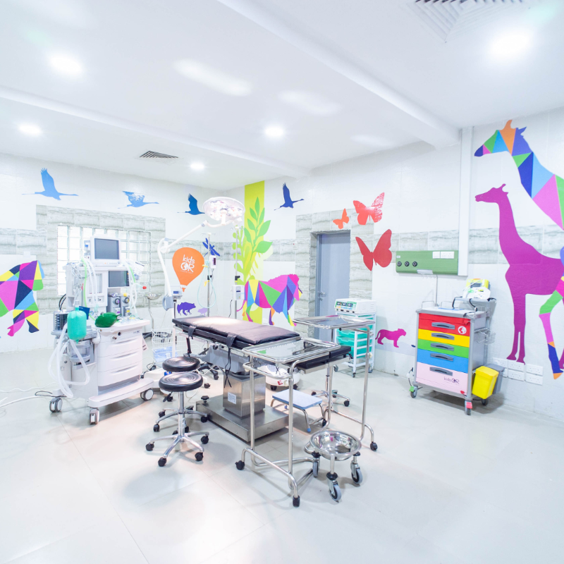 KidsOperating's tweet photo. 1️⃣ in every 1️⃣6️⃣.

That’s how many Afghan children die before their 5th birthday. It’s not fair. 💔

That’s why we're installing an Operating Room in Kabul. Children here will now have access to safe surgery, meaning no more suffering from surgically-treatable conditions. 🇦🇫