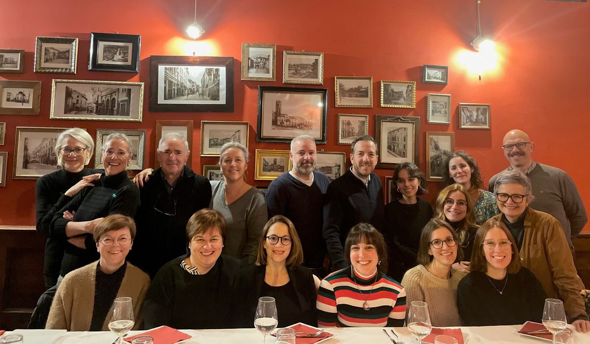 A voi tutti i nostri auguri più cari di serenità, per questi giorni e per l’anno a venire. Un abbraccio da tutti noi. #palazzoroberti #buonefeste #bassanodelgrappa - mailchi.mp/palazzoroberti…