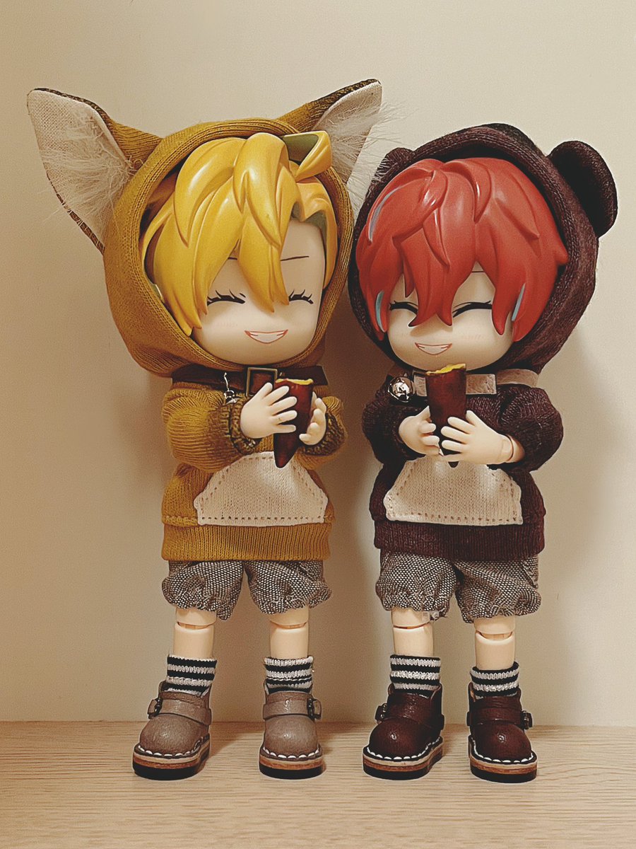 遅くなりましたがきつねさん、たぬきさんパーカーにご縁頂きました✨
この度も可愛いお洋服をありがとうございました🙇‍♀️
おいもが似合う🫶💕

👕👖Der Mond様(<a href="/dermond02/">𝘿𝙚𝙧 𝙈𝙤𝙣𝙙</a>)

#うらとも服