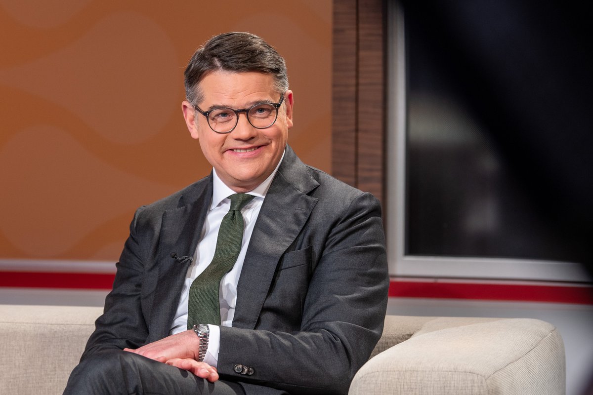 ℹ️ Welcher Moment war 2022 für mich am wichtigsten? Und was ist meine Definition von „politisch korrekt"? Über die #Energiekrise, das #Zuwanderungsgeschehen, die #WM2022 und die kommende #Landtagswahl geht es heute im Interview mit <a href="/1730Sat1live/">1730Sat1live</a>. ➡ hessenlink.de/Livestream1730…