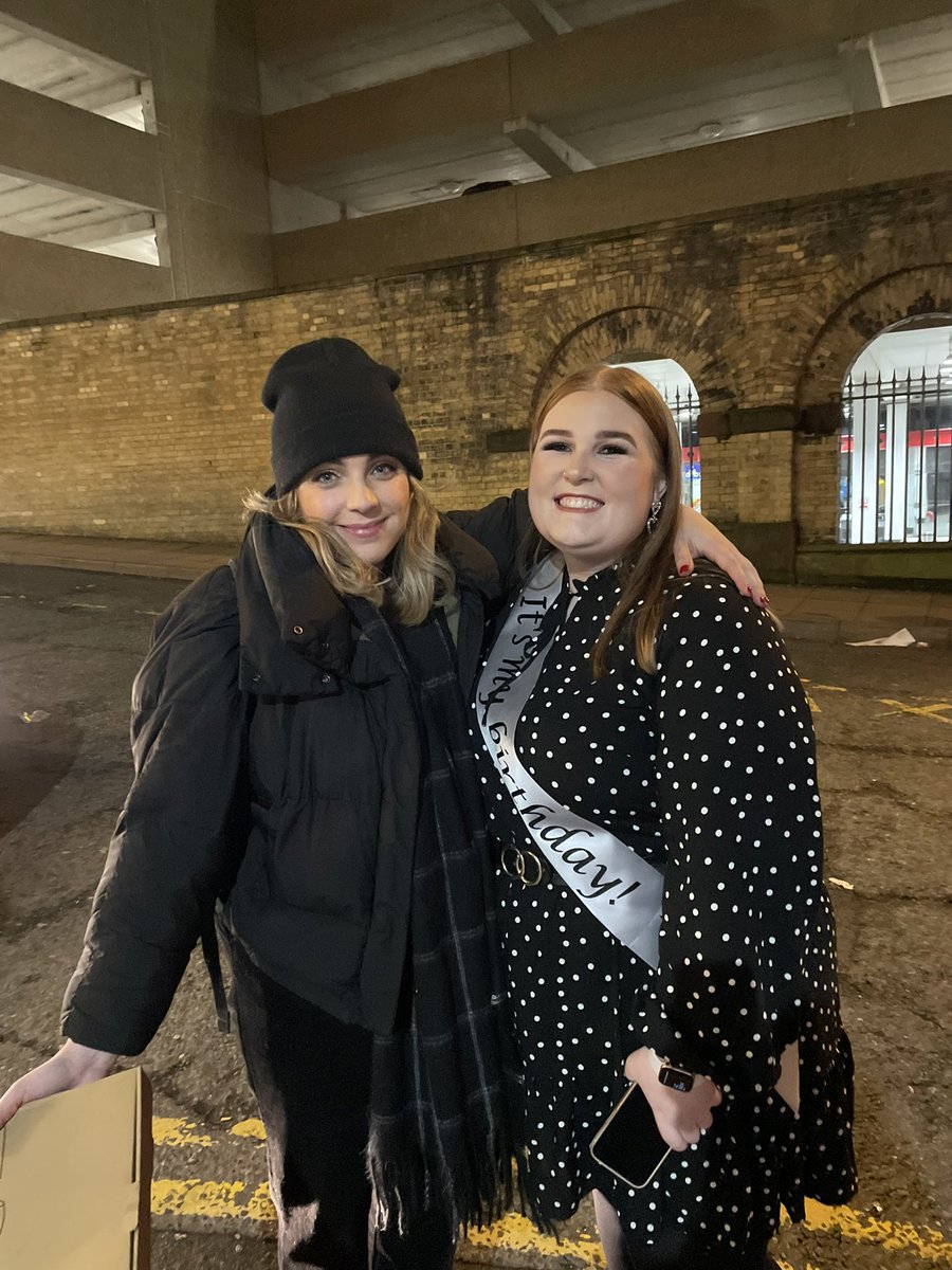 Helen 🧡🦋 tweet media