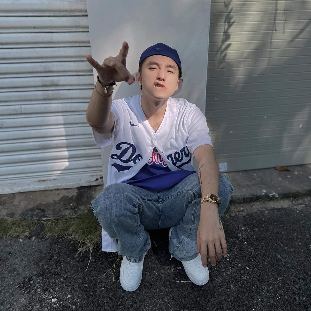 SkymtpThai's tweet photo. 🗓️22/12/2022
[IG-FB] Son Tung M-TP updated

" 5 10 15 20 ….

🏃🏻"

@sontungmtp777 #SonTungMTP

FB:https://t.co/7Wan4woRSi
IG:https://t.co/dxo0vVhdB6

1/2 https://t.co/LkXaI4qZTU