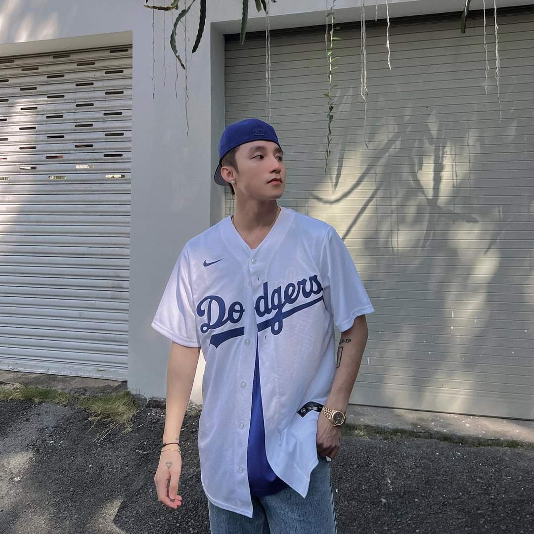 SkymtpThai's tweet photo. 🗓️22/12/2022
[IG-FB] Son Tung M-TP updated

" 5 10 15 20 ….

🏃🏻"

@sontungmtp777 #SonTungMTP

FB:https://t.co/7Wan4woRSi
IG:https://t.co/dxo0vVhdB6

1/2 https://t.co/LkXaI4qZTU