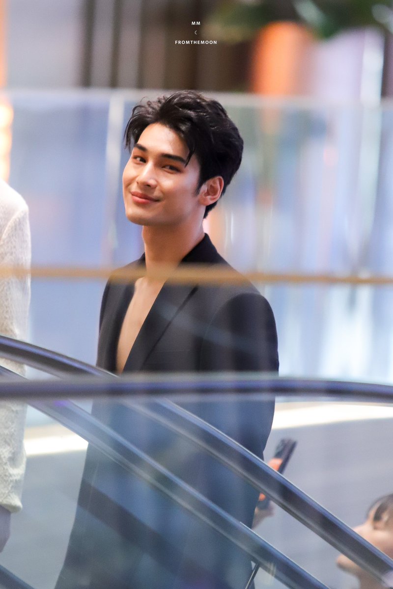 mmfromthemoon's tweet photo. ตัวแม่จะแคร์เพื่อ 

BVLGARI WITH NATTAWIN   

#BVLGARIxApo https://t.co/5CXTZsF5Ff