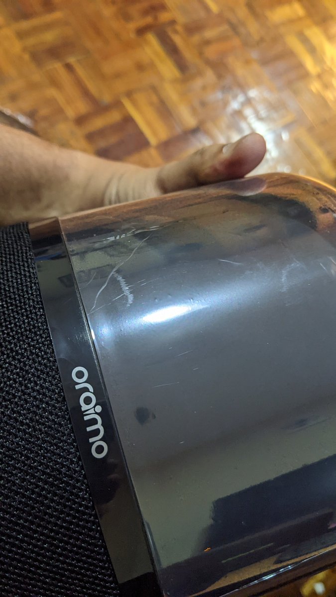 Ranting_Kenyan's tweet photo. @oraimokenya Buyer beware this is what they deliver to you and customer care doesn't care. Don't regret your expensive purchase and buy alternatives from Jumia or https://t.co/2YXkfechhU https://t.co/FPrQw0rBbt