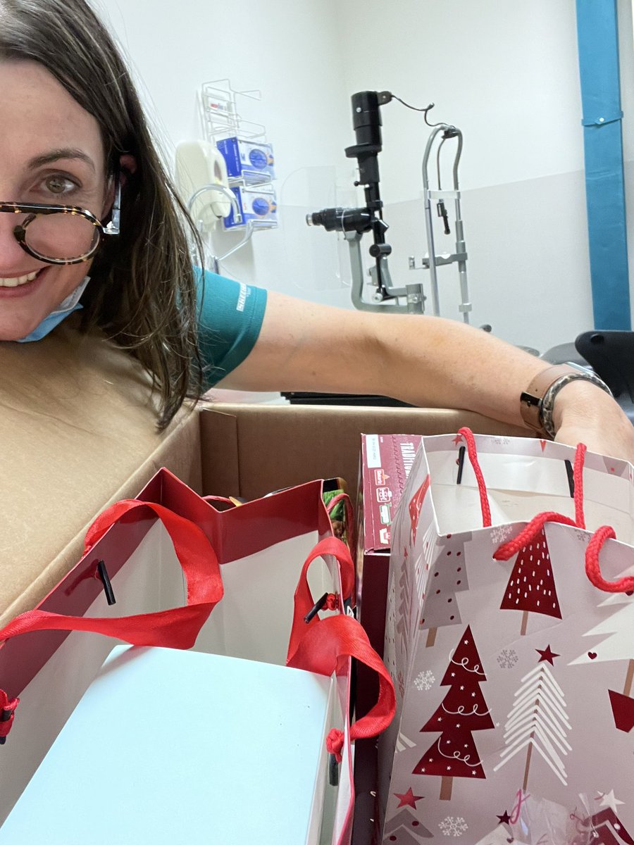 anneke_vdw's tweet photo. Last clinic for 2022! Feeling #spoiled by my team and lovely patients @AlfredHealth #MSNI #neuroophthalmology. What a stash!! Happy and safe holidays to all. https://t.co/oGKuHHk2Ac