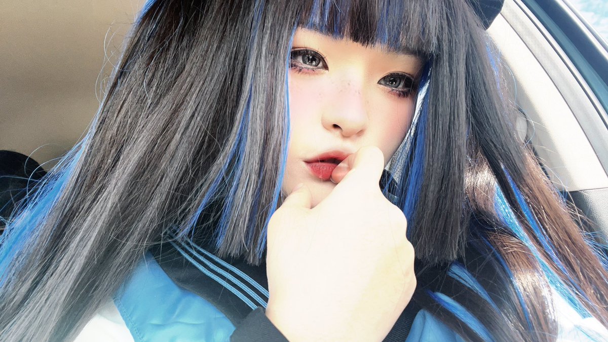 一些风格不一样的自拍～你们会喜欢吗？

#双马尾萝莉 #学生妹 #Y2K https://t.co/ZihGUKLNkI