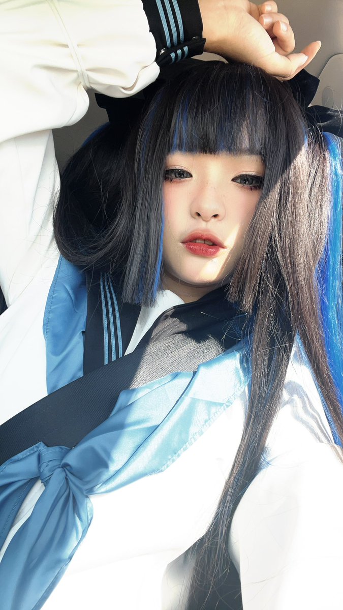 一些风格不一样的自拍～你们会喜欢吗？

#双马尾萝莉 #学生妹 #Y2K https://t.co/ZihGUKLNkI
