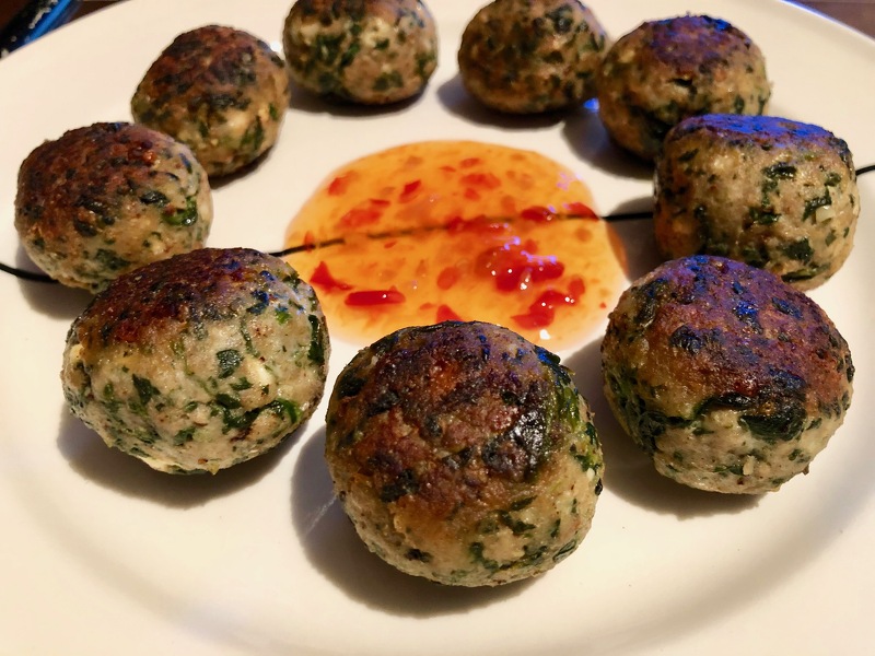 Chicken spinach balls with feta

#chickenmince #feta #spinach

surprising.recipes/2018/12/13/chi…