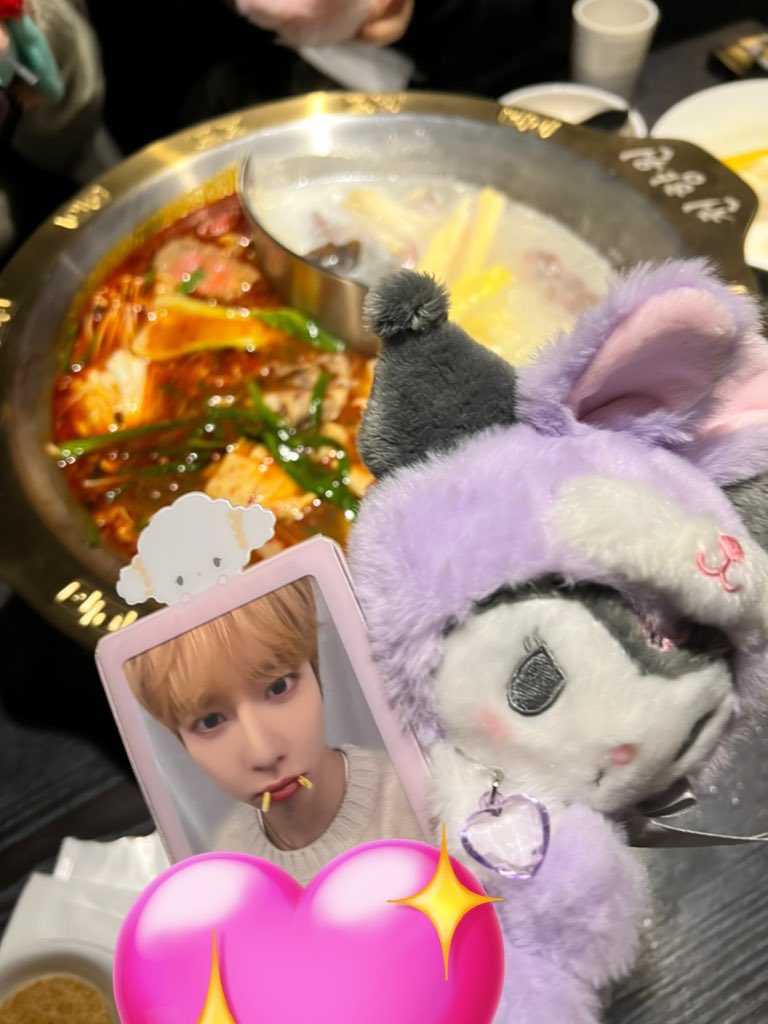 parallelforlove's tweet image. 여긴 시청역 천향원 ❤️‍🔥
다른 곳보다 국물맛이 진짜 끝내줌 .. ദ്ദി ˉ͈̀꒳ˉ͈́ )✧
무한리필 훠궈 집이라서 다 털 준비하고 가야댐 .. ㄷㄷ 글구 좌석 사이가 좀 멀고 룸으로도 이용 가능해서 넘넘 좋습니당 .. 🫶🏻
#제원이의_먹킷리스트