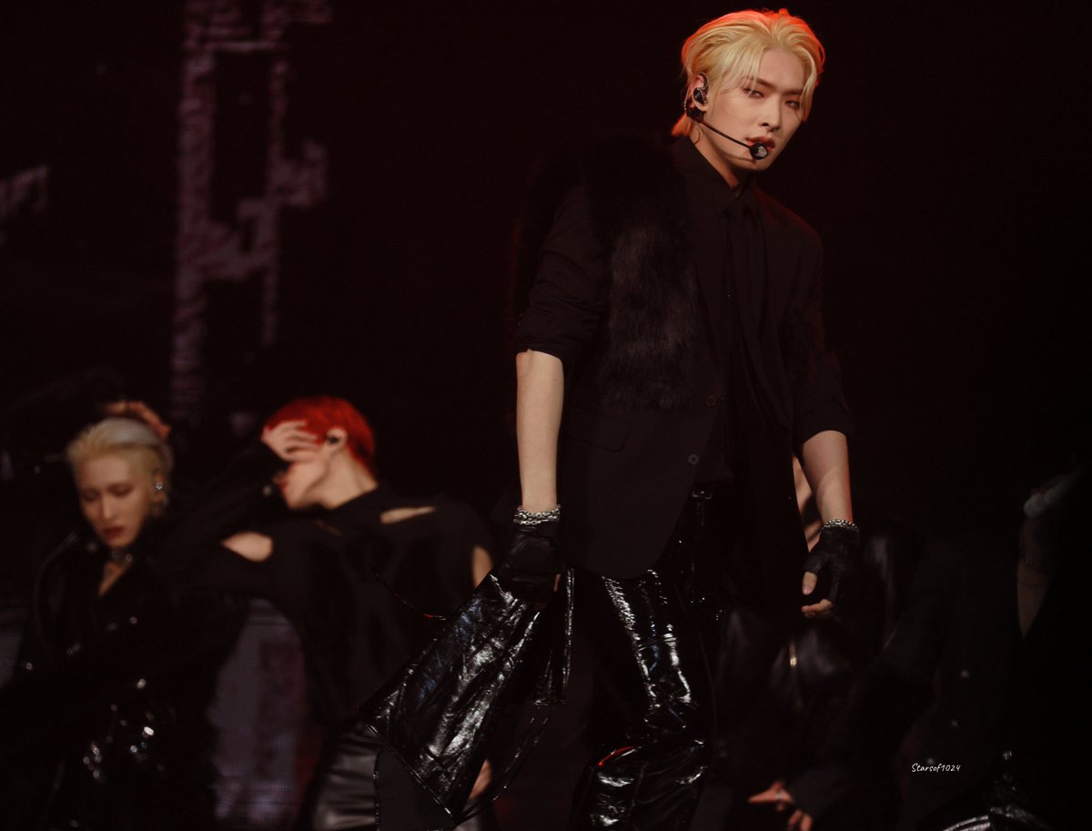 Starsof1024's tweet image. 221216 가요대축제 ❤️‍🔥
#에이티즈 #ATEEZ  #민기 #MINGI