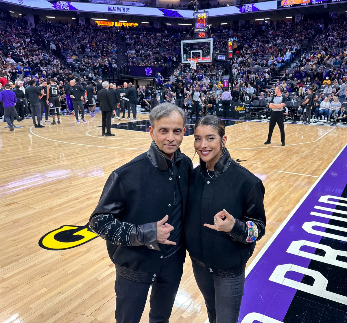 🟣🔦🖤 <a href="/SacramentoKings/">Sacramento Kings</a>