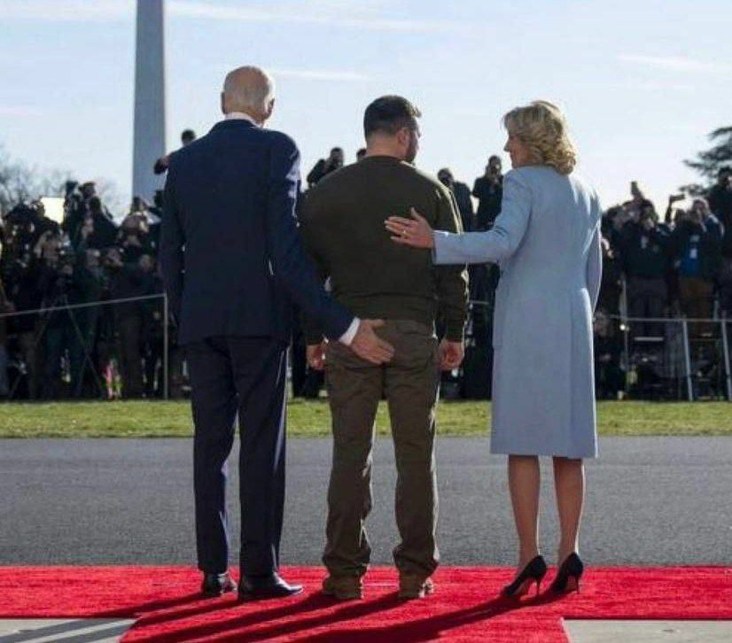 Biden'ın Ukrayna'ya destek veriyoruz lafından ben bunu anlamamıştım 😁
Biden Sapıksın olum 😂😂

Günün fotoğrafı 📸