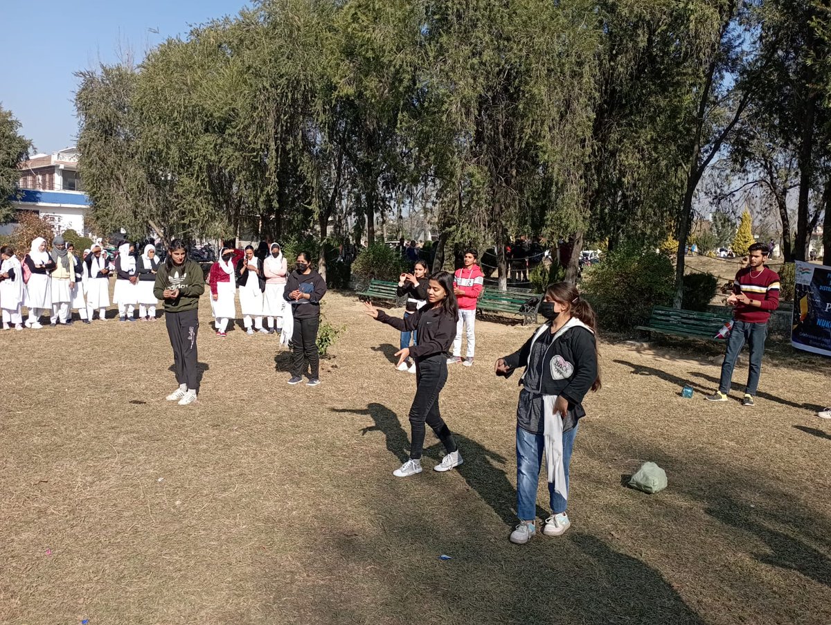 DioRajouri's tweet photo. #GoodGovernanceJK #PrashasanGaonKiAur 
As part of Good Governance Week-2022, the District Information Centre Rajouri, in collaboration with the America India Foundation Trust, conducted Nukkad Nataks at GDC Rajouri and GMC Rajouri.@vikashappy87 @OfficeOfLGJandK @diprjk https://t.co/L9NjgA6WaU