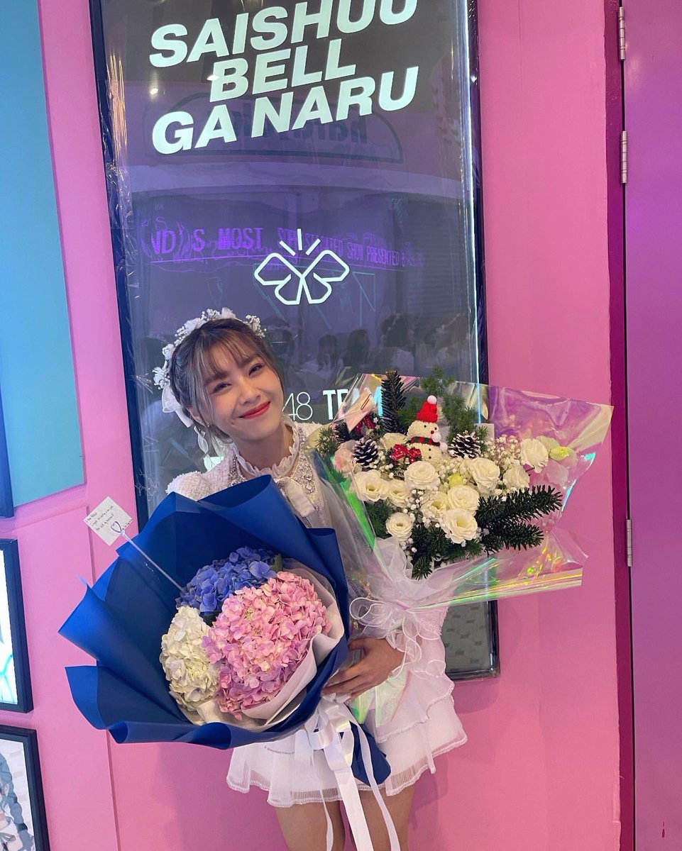 withKaewNatruja's tweet photo. บ๊ายบาย #KaewBNK48 ขอบคุณที่เข้ามาเป็นความสุขและความรักของแฟนๆน้า ตลอด6ปีที่ผ่านมา หนูเก่งมากเลย ชมตัวเอง  ภูมิใจในตัวเองเยอะๆ จากนี้ก็เติบโตขึ้นไปอีกในเส้นทางใหม่ เราไปด้วยกันนะ #KaewNatruja 🤍 https://t.co/wM04OWlrBM