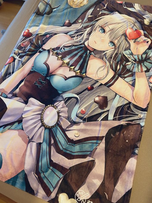 冬コミで頒布予定のブランケットのサンプル届いたよ〜!デカい✨印刷も綺麗。゜+.(・∀・)゜+.゜ 