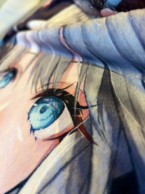 どうでもいいこだわりなんだけど、よくあるもふもふ生地じゃなくてマイクロベロボアにしてるので、もふもふなんだけどベロアみたいな上品さがある感じです✨ 