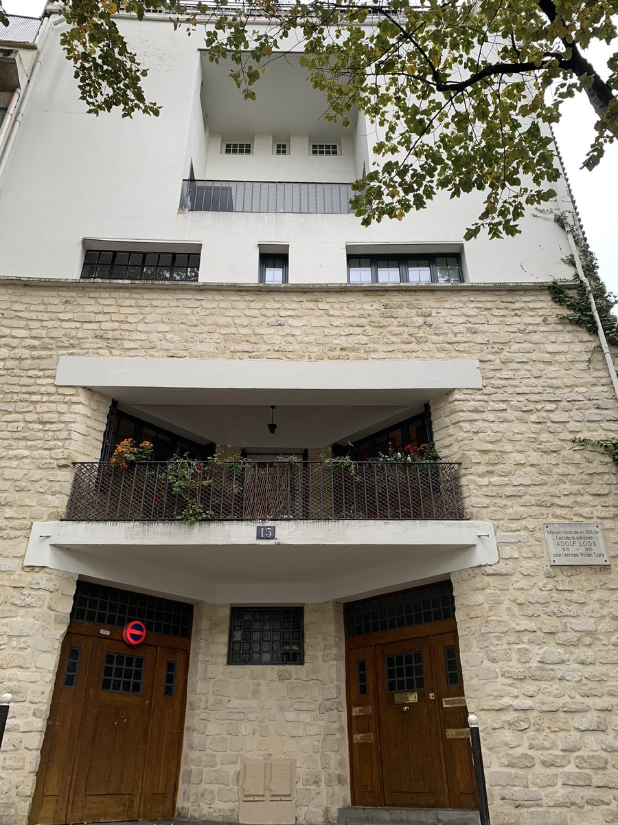 Annette_Hammer's tweet photo. The #Tzara House from 1926 is - as opposed to its context in Montmarte - forced to absolute symmetry. From the hyper-scaled base to the similar entrances: It‘s disturbing - or #dada. #Loos‘ raumplan reveals:  No constraints, pure functionality and a truly modern concept of space. https://t.co/JPEVTc99cE