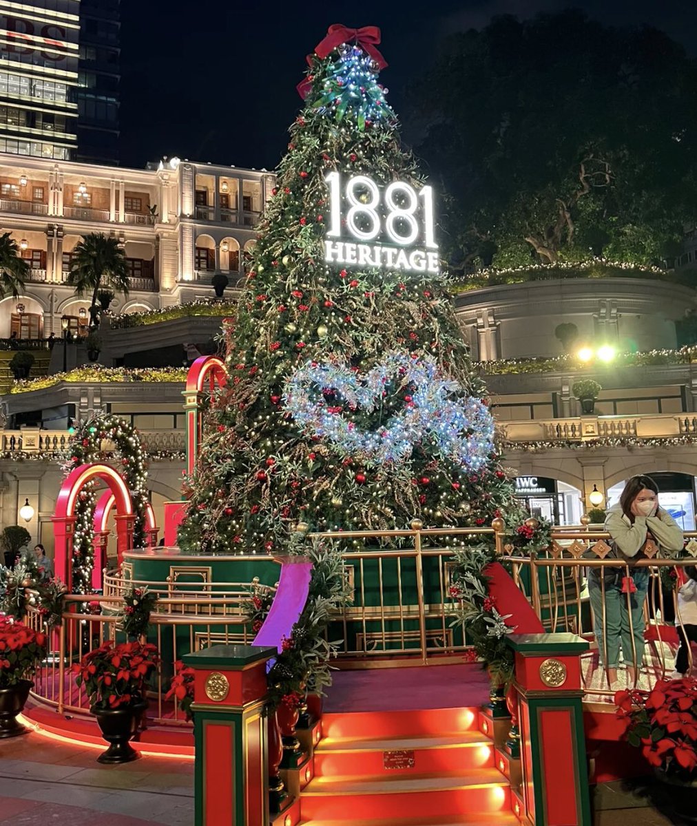 Anna12873206's tweet photo. It's very Christmas. https://t.co/BhICi80cRw