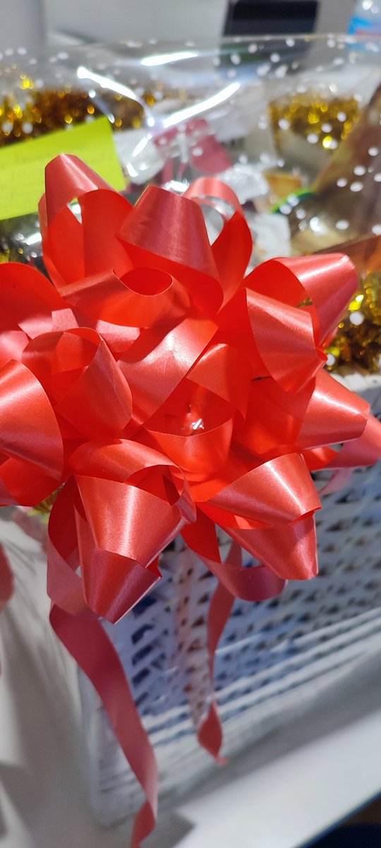 Tengo la jefa más molona del mundo.... Y he tenido un montón (verdad, <a href="/Defensagob/">Ministerio Defensa</a> ?) Hay cosas que el ejército nunca entenderá, y es el amor y el respeto por su plantilla, nunca serán familia. Felices fiestas!!!