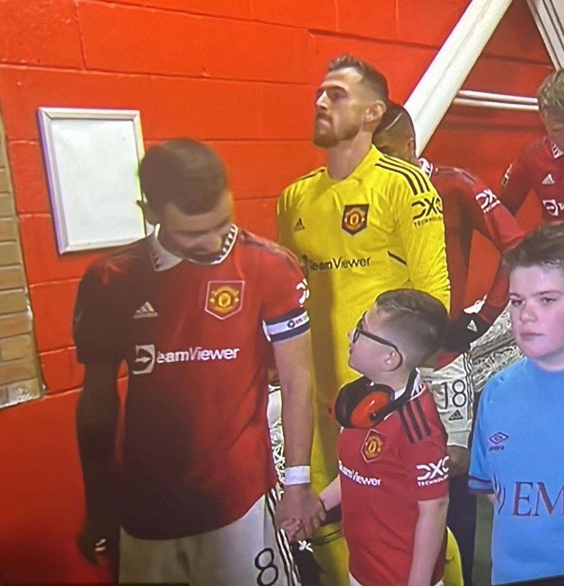 I still cant believe my boy got to walk out at Old Trafford with <a href="/B_Fernandes8/">Bruno Fernandes</a> He told me last night“ Today is proof, that yesterdays dreams can become todays reality” A moment be will never forget, thank you so much to <a href="/MU_Foundation/">Manchester United Foundation</a> ❤️