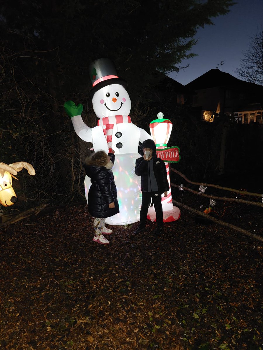 FriendsDrive's tweet image. Great to have @MerPolKnowsley drop in &amp;amp; enjoy our Winter Wonderland, meeting Chair @Joburkegreengal &amp;amp; Deputy Chair @smalmarg2012 &amp;amp; volunteers Mal, Thomas, @GoldingCath &amp;amp; Ruth whilst chatting with our community. Santa said they are currently on the NiceList.
#CommunityEngagement
