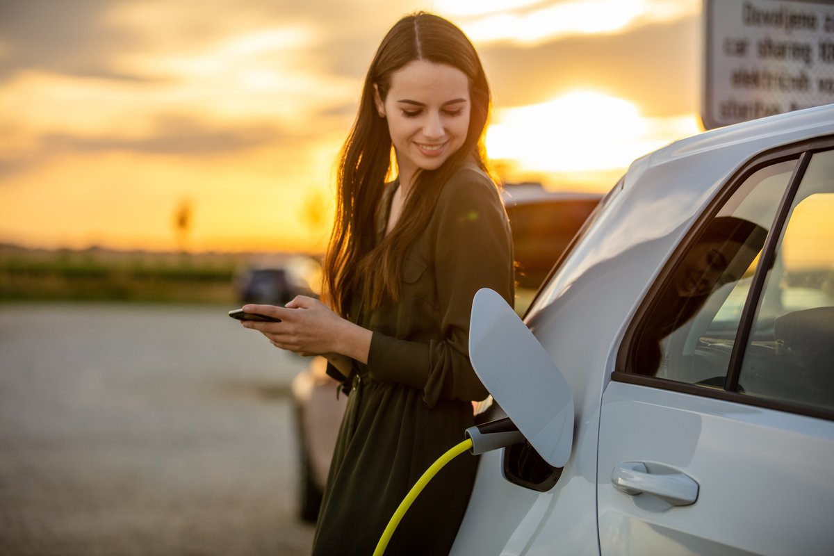 CapgeminiDE's tweet photo. Nachhaltigkeit und #Digitalisierung gehen in der #Automobilindustrie Hand in Hand, wobei beide Prinzipien den größten Erfolg versprechen, wenn sie in die Wertschöpfungskette integriert werden. Wie das erfolgreich gelingt: https://t.co/GFtmtDhzvW #CapgeminiDEBlog ^sh https://t.co/F4P1upR3oZ