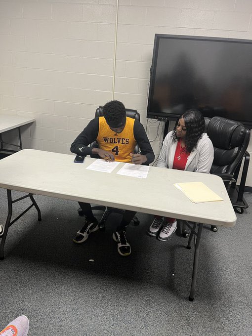 United Timberwolves 🏈 tweet media