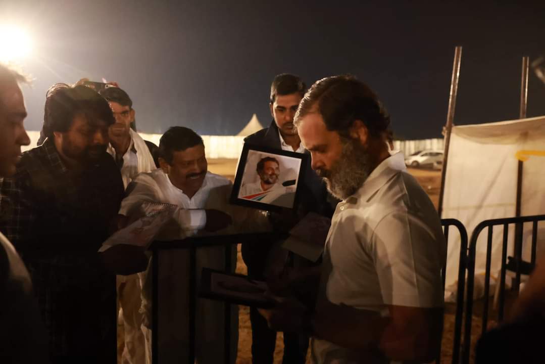AruntejaINC's tweet photo. ఆనందానికి అవదులు, చెప్పడానికి మాటల్లేవ్ ఇంక.❤️❤️

Thanks a lot @SunkaraPadmasri akka, @rakeshkotti  anna &amp; #ManoharGangireddy anna for your support. https://t.co/tXzHQwPShq