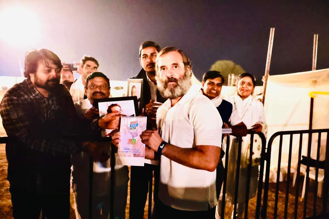 AruntejaINC's tweet photo. ఆనందానికి అవదులు, చెప్పడానికి మాటల్లేవ్ ఇంక.❤️❤️

Thanks a lot @SunkaraPadmasri akka, @rakeshkotti  anna &amp; #ManoharGangireddy anna for your support. https://t.co/tXzHQwPShq