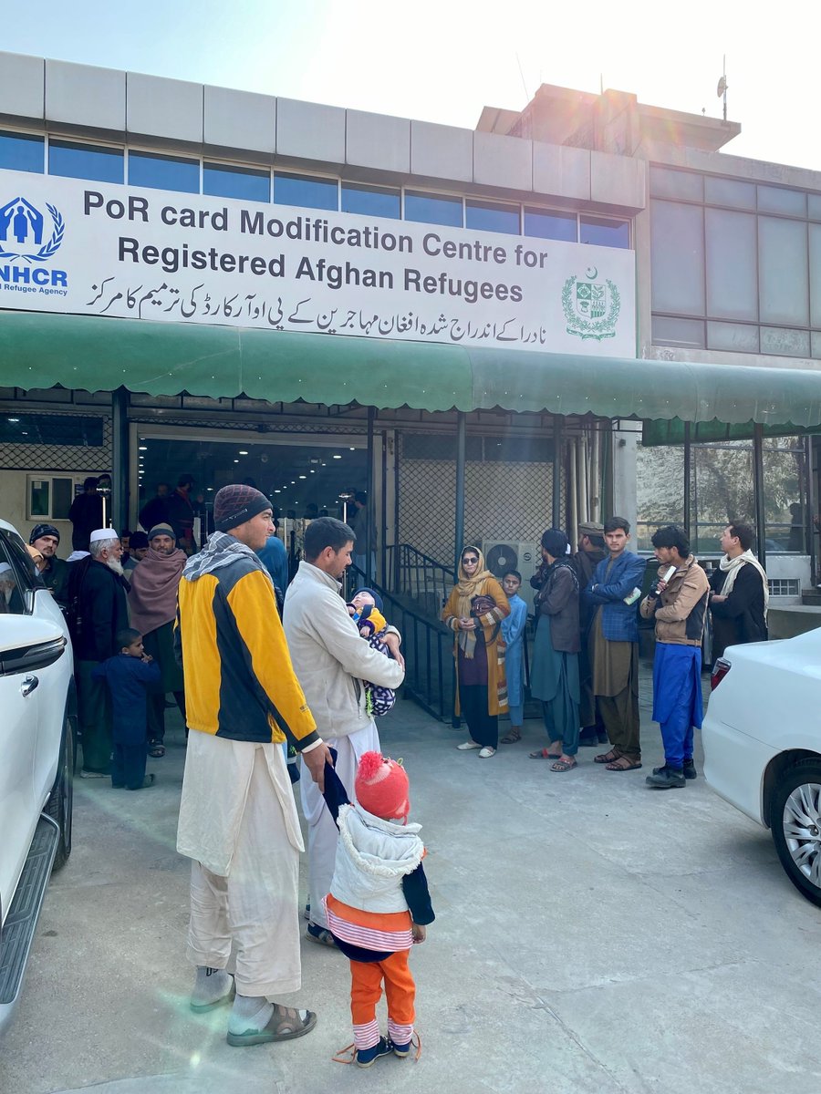 UNHCRPakistan's tweet photo. 📢Government of Pakistan &amp; UNHCR open 11 PoR smartcard modification centres for Afghan @refugees in Pakistan: https://t.co/WrKlvK0VZc

PCM Centers🟰
✅80 counters &amp; 140 IT professionals 
✅Refugees can update, correct &amp; modify info
✅Register their newborns &amp; obtain a birth cert https://t.co/bJAyaiQIzB