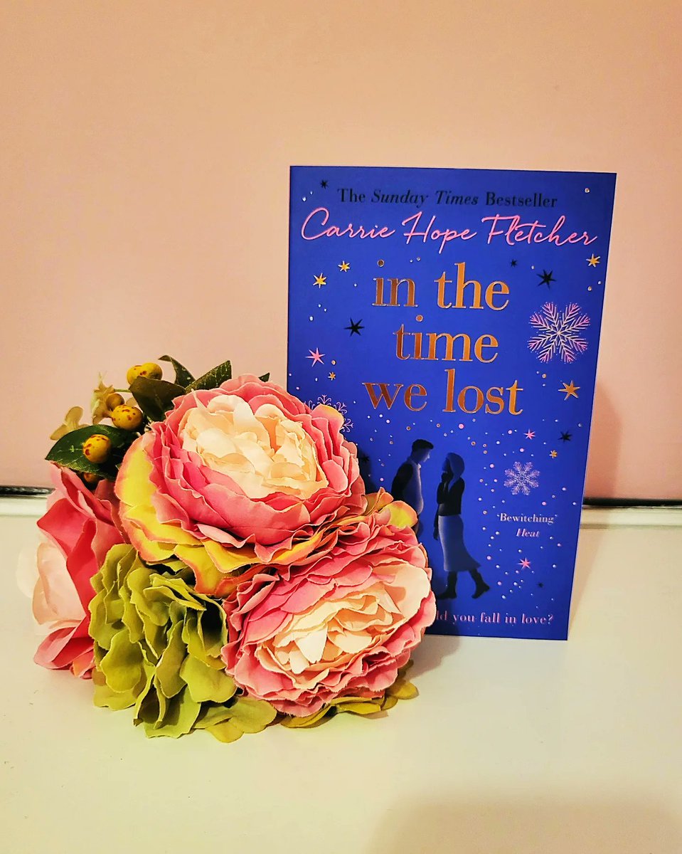 KirstyOughton26's tweet photo. Day 22 of #squadpodadventcalendar is favourite book cover! I have many favourites, but I've chosen #InTheTimeWeLost by #CarrieHopeFletcher @LittleBrownUK @Squadpod3 😊 💕 📚
#bookblogger #bookcover #tbr #excited https://t.co/dUYlzhadSk
