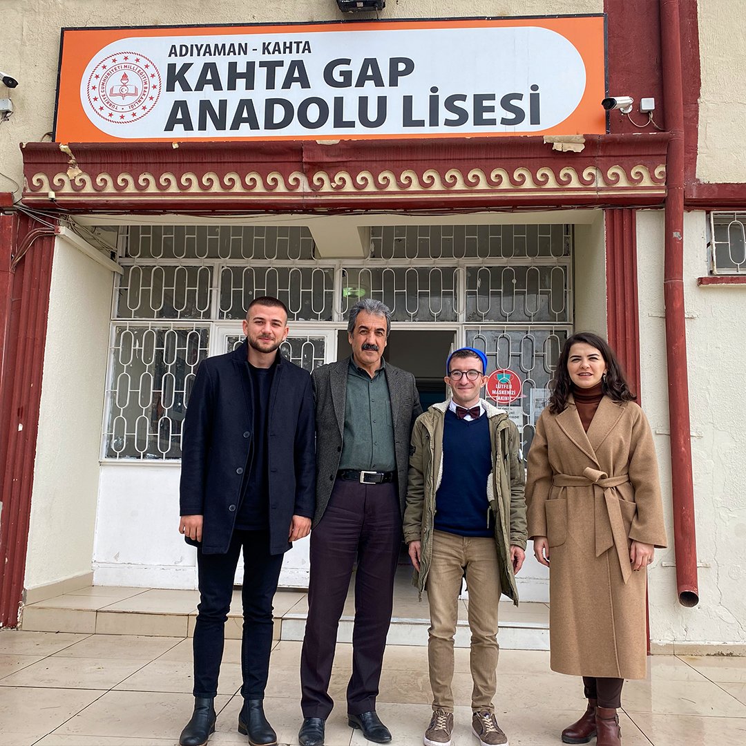 medipolunv's tweet photo. Proje kapsamında ilçedeki kamu kurumları da ziyaret edilirken kulüp danışmanı Öğr. Gör. Elif Yurtoğlu Pek de GAP Anadolu Lisesi öğrencilerine seminer verdi. https://t.co/0VXH0FBuLW